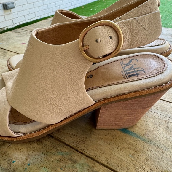 Sofft neutral “mendi” heels size 7 - Picture 3 of 3